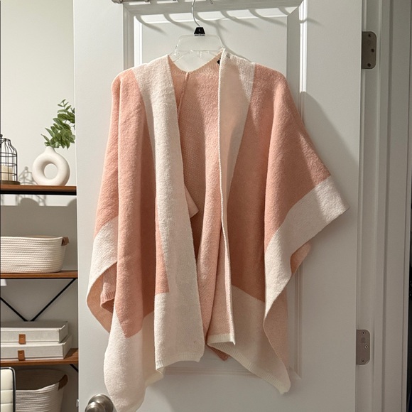 SHEIN Sweaters - SHEIN Pink and White Poncho